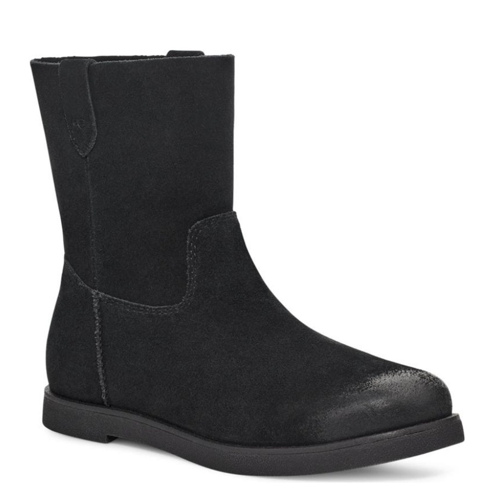 UGG Boot - Picture 16 of 16